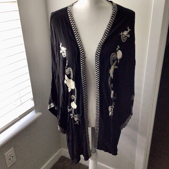 Tops - Vintage Embroidered Flowers Black Kimono